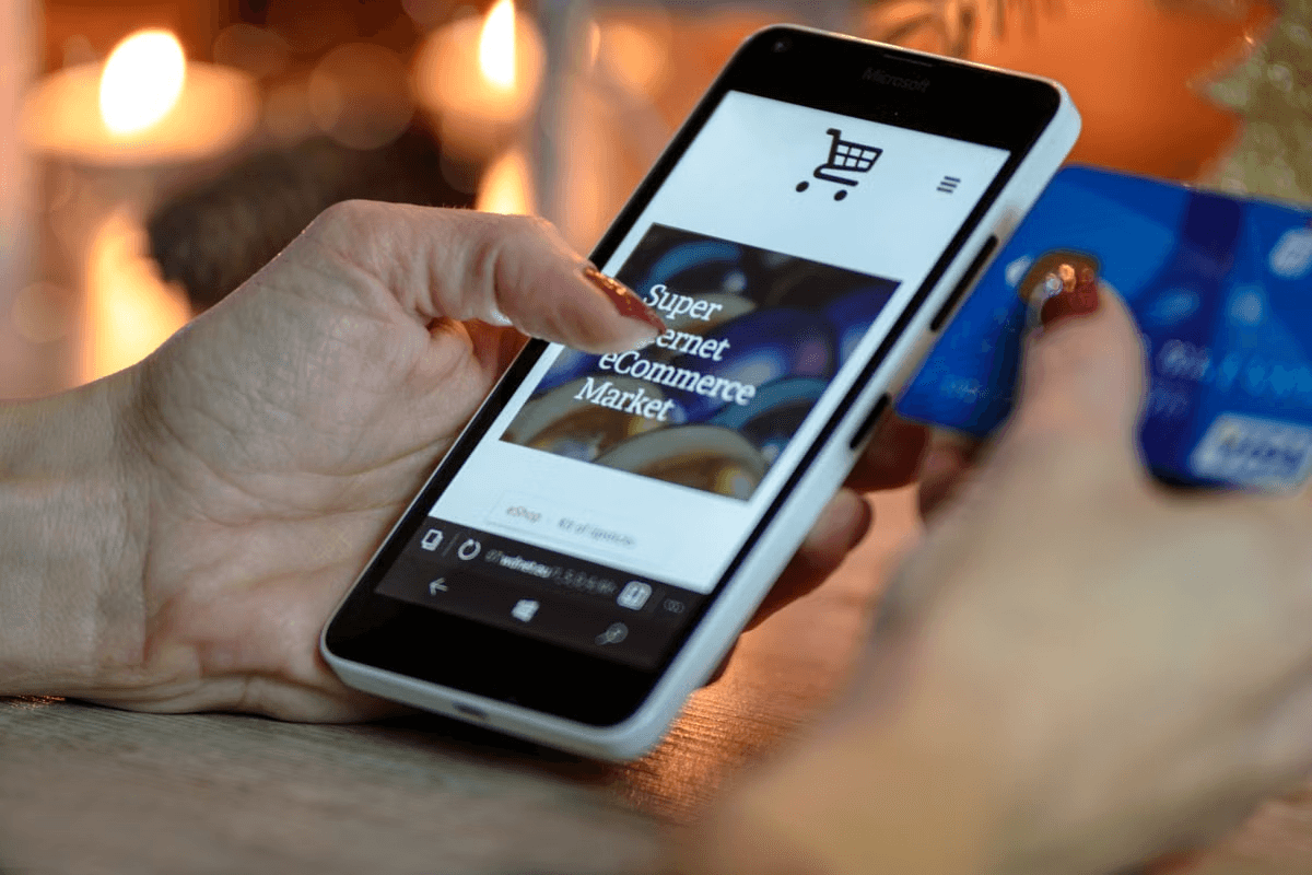 E-Commerce & Digital Storefronts